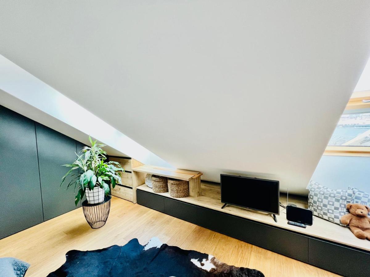 Bl - The Penthouse, 24Hr Self Check-In, 2 Bedrooms, Fireplace, Ac, Panoramic View From Main Balcony, 3-Minute Walk To City Center Bańska Bystrzyca Zewnętrze zdjęcie